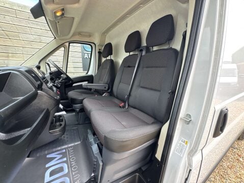 Peugeot Boxer 2.2 Boxer 335 Professional Prem+ L3H2 BHDi 25