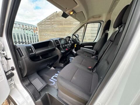 Peugeot Boxer 2.2 Boxer 335 Professional Prem+ L3H2 BHDi 26