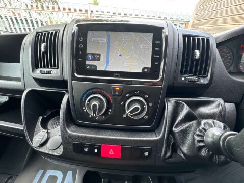 Peugeot Boxer 2.2 Boxer 335 Professional Prem+ L3H2 BHDi 28
