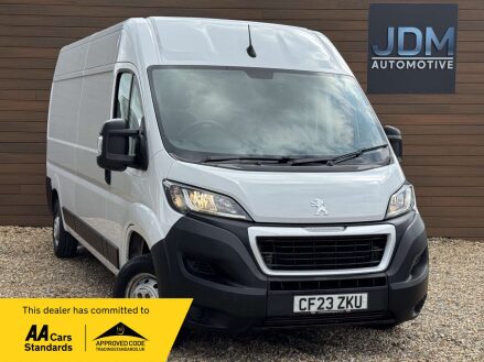 Peugeot Boxer 2.2 Boxer 335 Professional Prem+ L3H2 BHDi