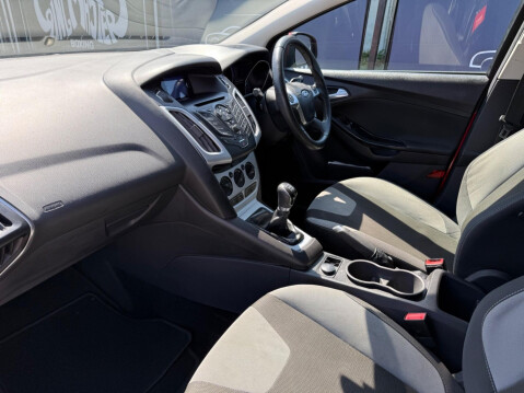 Ford Focus 1.0T EcoBoost Zetec Euro 5 (s/s) 5dr 16