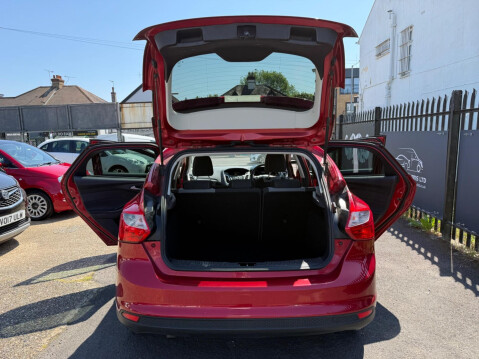 Ford Focus 1.0T EcoBoost Zetec Euro 5 (s/s) 5dr 28