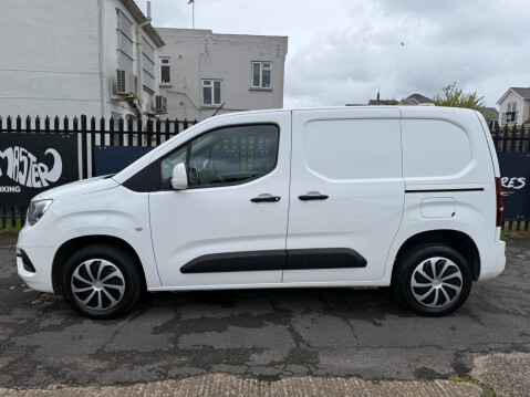 Vauxhall Combo 1.5 Turbo D 2300 Sportive L1 H1 Euro 6 4dr 4