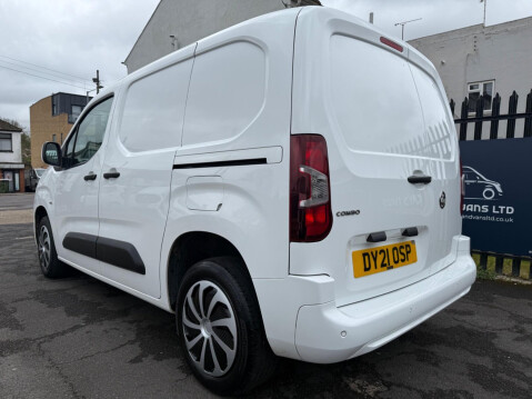 Vauxhall Combo 1.5 Turbo D 2300 Sportive L1 H1 Euro 6 4dr 9