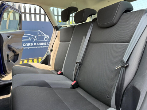 Ford Focus 1.6 TDCi Edge Euro 5 (s/s) 5dr 23