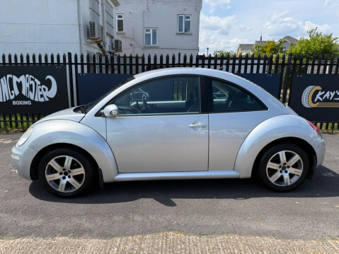 Volkswagen Beetle 1.4 16V Luna Euro 4 3dr 3