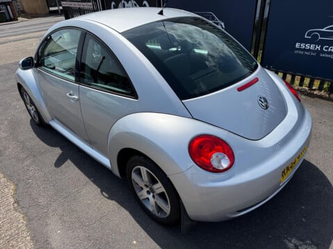 Volkswagen Beetle 1.4 16V Luna Euro 4 3dr 5