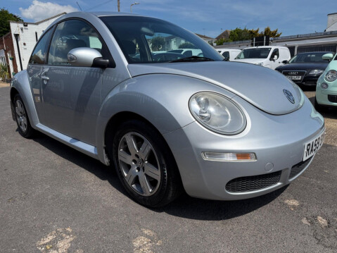 Volkswagen Beetle 1.4 16V Luna Euro 4 3dr 11