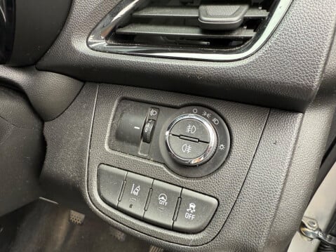 Vauxhall Viva 1.0i SE Euro 6 5dr (a/c) 26
