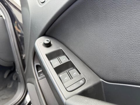 Audi A4 2.0 TDIe Technik Euro 5 (s/s) 4dr 27