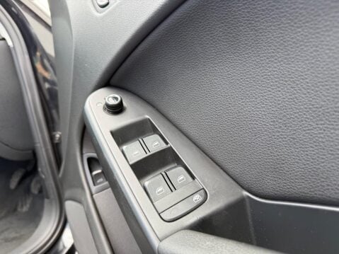 Audi A4 2.0 TDIe Technik Euro 5 (s/s) 4dr 27