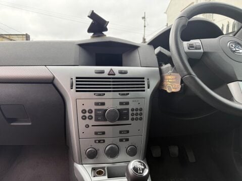 Vauxhall Astra 1.6 VVT 16v SRi Sport Hatch 3dr 18