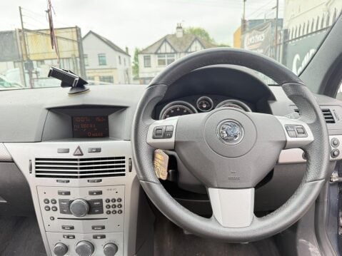 Vauxhall Astra 1.6 VVT 16v SRi Sport Hatch 3dr 28