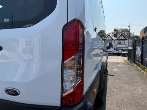 Ford Transit 2.2 TDCi 460 HDT L4 H3 5dr (18 seats) 70