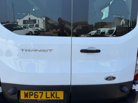 Ford Transit 2.2 TDCi 460 HDT L4 H3 5dr (18 seats) 17