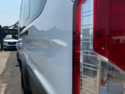 Ford Transit 2.2 TDCi 460 HDT L4 H3 5dr (18 seats) 69