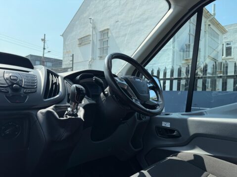 Ford Transit 2.2 TDCi 460 HDT L4 H3 5dr (18 seats) 40