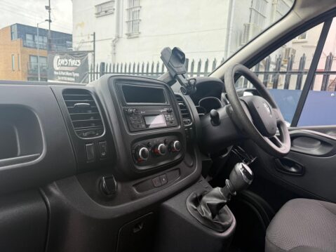 Renault Trafic 2.0 dCi ENERGY 28 Business+ SWB Standard Roof Euro 6 (s/s) 5dr 25