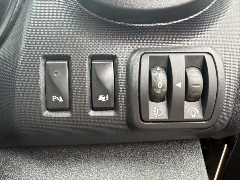 Renault Trafic 2.0 dCi ENERGY 28 Business+ SWB Standard Roof Euro 6 (s/s) 5dr 42