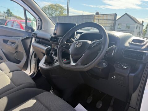 Vauxhall Combo 1.5 Turbo D 2300 Sportive L1 H1 Euro 6 4dr 26