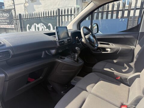 Vauxhall Combo 1.5 Turbo D 2300 Sportive L1 H1 Euro 6 4dr 41