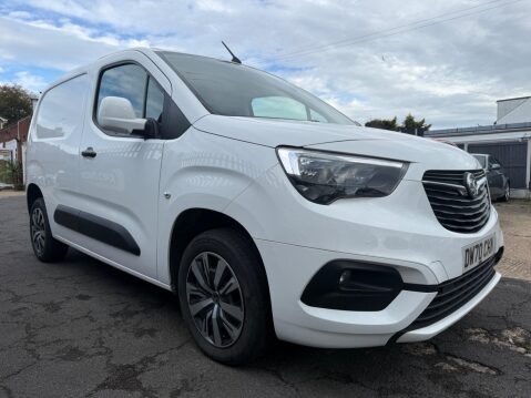 Vauxhall Combo 1.5 Turbo D 2300 Sportive L1 H1 Euro 6 4dr 3