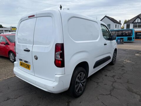 Vauxhall Combo 1.5 Turbo D 2300 Sportive L1 H1 Euro 6 4dr 14