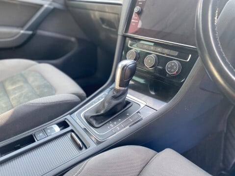 Volkswagen Golf GT TDI DSG 21