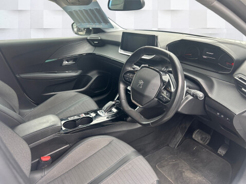 Peugeot 208 PURETECH ALLURE S/S 11