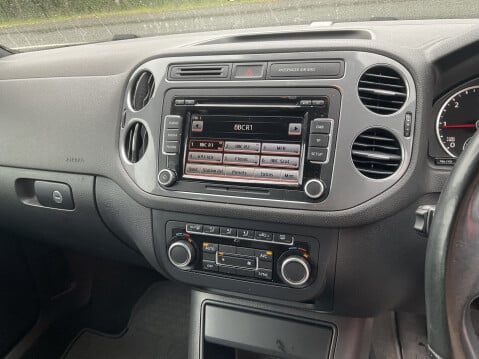 Volkswagen Tiguan R LINE TDI BLUEMOTION TECHNOLOGY 4MOTION 12