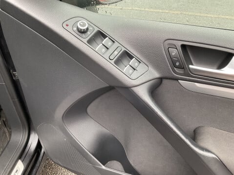 Volkswagen Tiguan R LINE TDI BLUEMOTION TECHNOLOGY 4MOTION 14