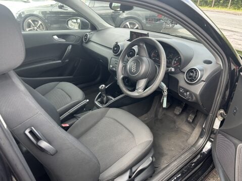 Audi A1 TDI SE 9