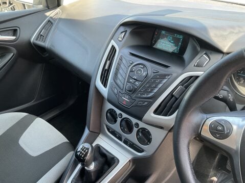 Ford Focus ZETEC TDCI 12
