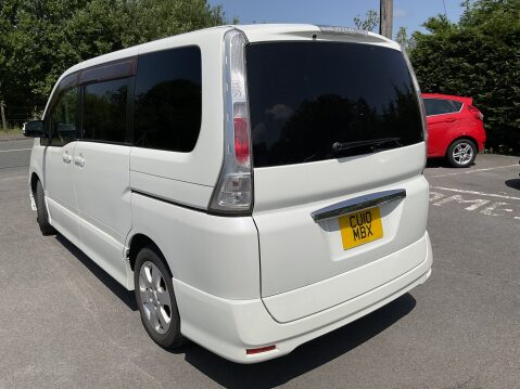 Nissan Serena 6
