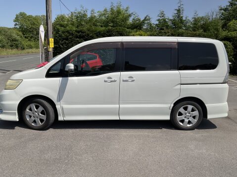 Nissan Serena 8