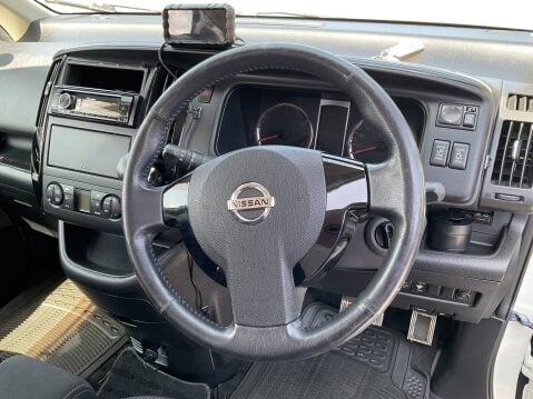 Nissan Serena 11