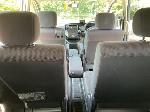 Nissan Serena 15