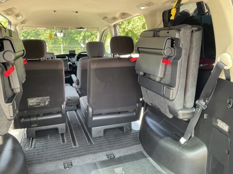 Nissan Serena 19