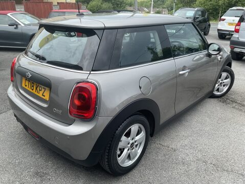 Mini Hatch ONE 4