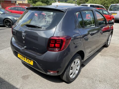Dacia Sandero ESSENTIAL SCE 4