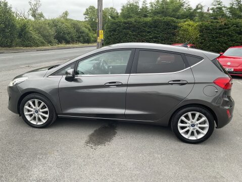 Ford Fiesta TITANIUM 8