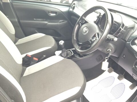 Toyota Aygo VVT-I X-PRESS 15