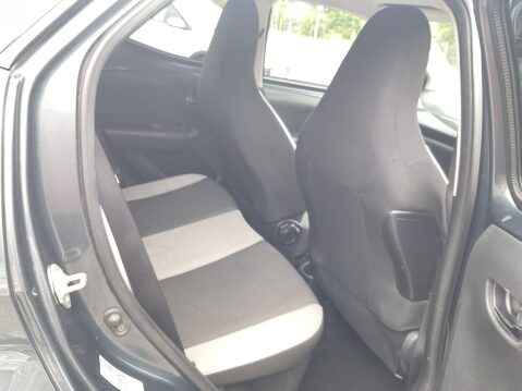 Toyota Aygo VVT-I X-PRESS 16