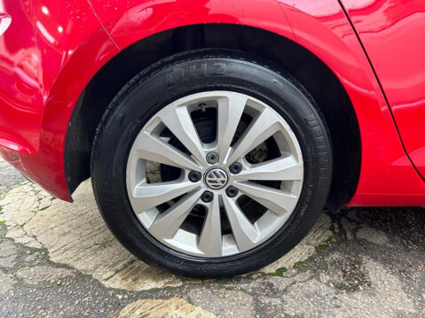 Volkswagen Golf 1.6 SE TDI BLUEMOTION TECHNOLOGY 5d 103 BHP 18
