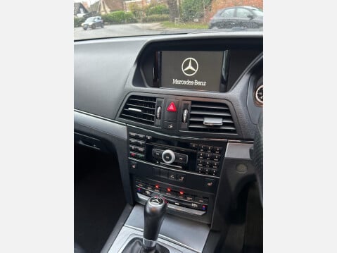 Mercedes-Benz E Class 2.1 E250 CDI BlueEfficiency Sport Cabriolet 2dr Diesel Tiptronic Euro 5 (20 10