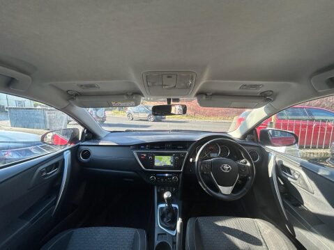 Toyota Auris 1.6 V-Matic Icon Plus Hatchback 5dr Petrol Manual Euro 5 (132 ps) 15