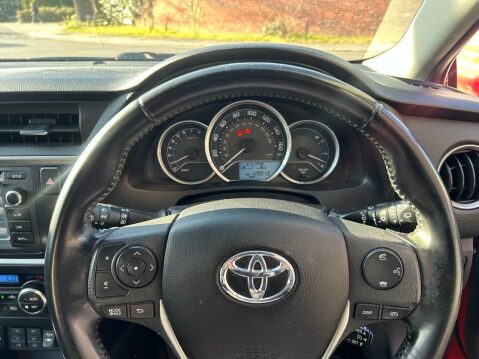 Toyota Auris 1.6 V-Matic Icon Plus Hatchback 5dr Petrol Manual Euro 5 (132 ps) 10