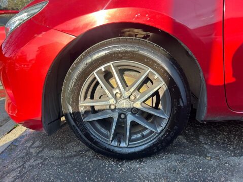 Toyota Auris 1.6 V-Matic Icon Plus Hatchback 5dr Petrol Manual Euro 5 (132 ps) 18