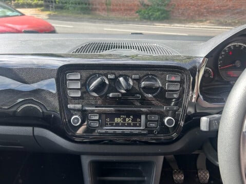 Volkswagen Up 1.0 Move up! Hatchback 5dr Petrol Manual Euro 5 (60 ps) IDEAL 1ST CAR!! 11