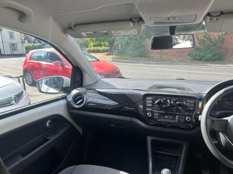 Volkswagen Up 1.0 Move up! Hatchback 5dr Petrol Manual Euro 5 (60 ps) IDEAL 1ST CAR!! 18